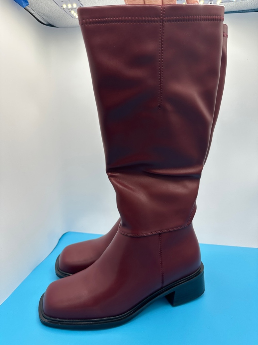 NEW! Women's Tall Heeled Boots in Burgundy Leather-Look. No box/ New